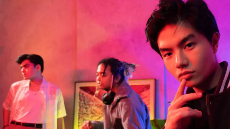 COLLIN JUNUS RILIS FRIDAY BUAT LO YANG KEHILANGAN CHILL TIME