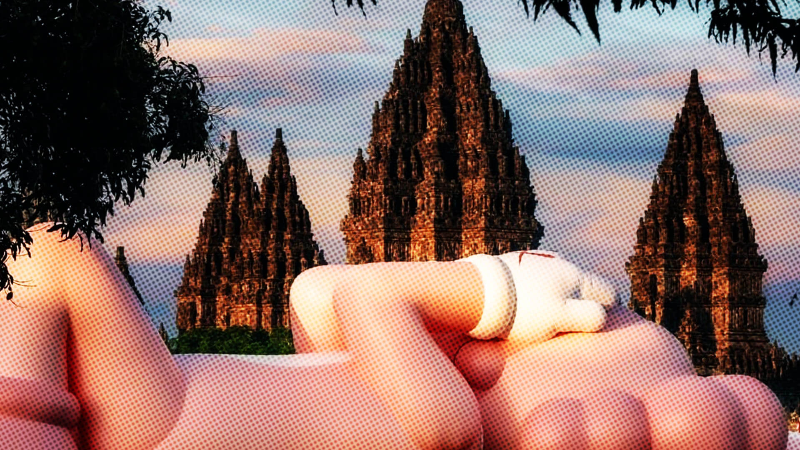 GUE KASIH PAHAM SEMUA TENTANG PATUNG BALON KAWS DI CANDI PRAMBANAN