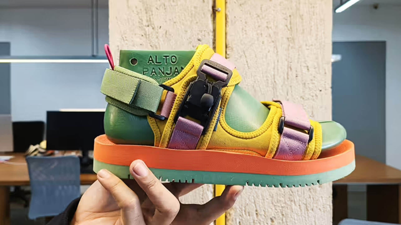HIJACK SANDALS, BRAND LOKAL PERTAMA BUKA STORE DI SHIBUYA