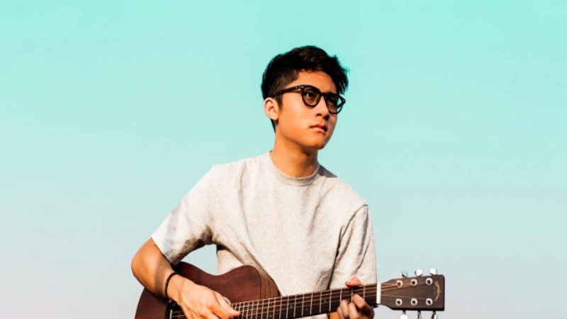 TALENTA MUDA ABELIANO RILIS SINGLE BARU BERGENRE POP-ROCK, PIVOT NIH?