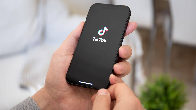 TINGGALIN GOOGLE, GEN Z LEBIH PILIH TIKTOK BUAT CARI INFO?